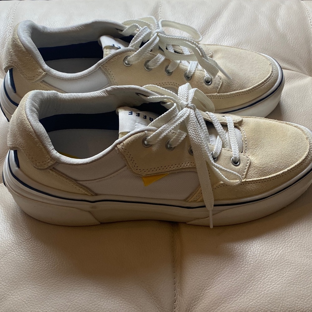 Reef Cream and White Athletic Shoes - Picture 4 of 9